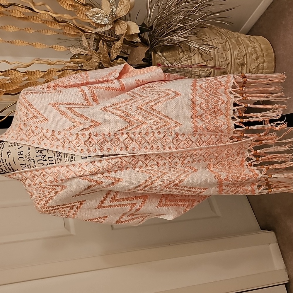 BRAND NEW WITH TAGS CREAM PRINT PONCHO